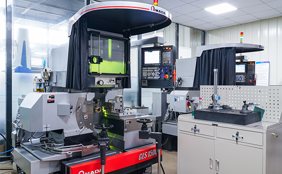 AMADA Optic-curve grinding processing area Made in Japan